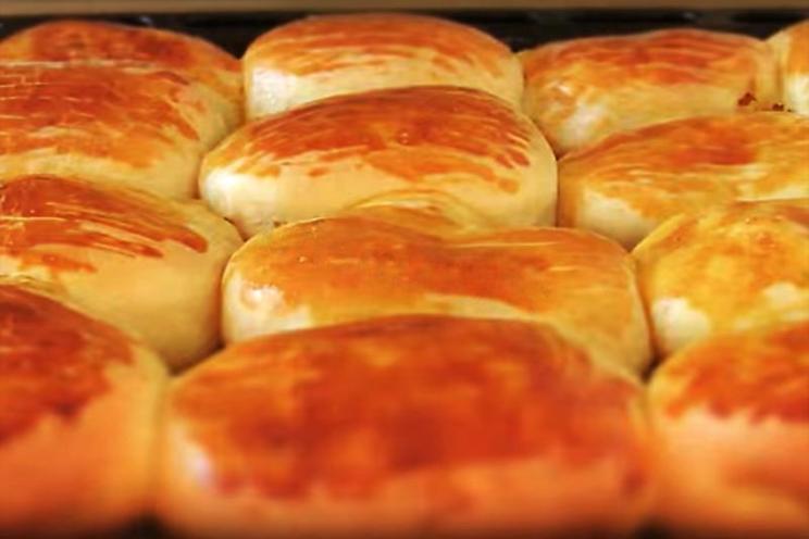Fluffy Yeast Dough Pies with Apples and Pumpkin Fluffy Yeast Dough Pies with Apples and Pumpkin