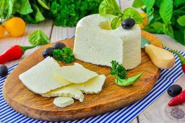 Easy Homemade Cheese with Milk, Eggs, and Sour Cream