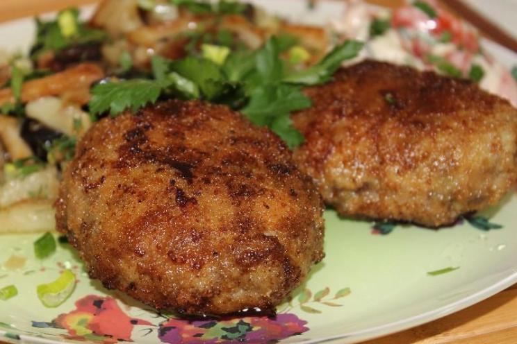 Authentic Pozharsky Chicken and Veal Cutlets Authentic Pozharsky Chicken and Veal Cutlets