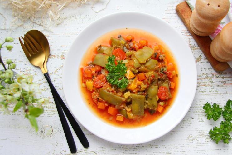Low-Calorie Slow Cooker Vegetable Soup Low-Calorie Slow Cooker Vegetable Soup