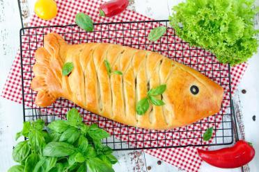 Baked Fish Pie in Yeast Dough