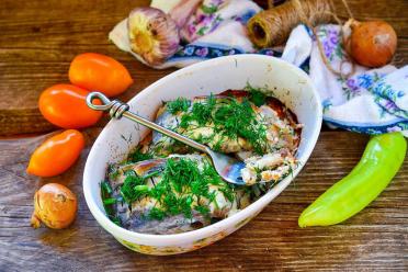Oven-Baked Carp in Creamy Sauce