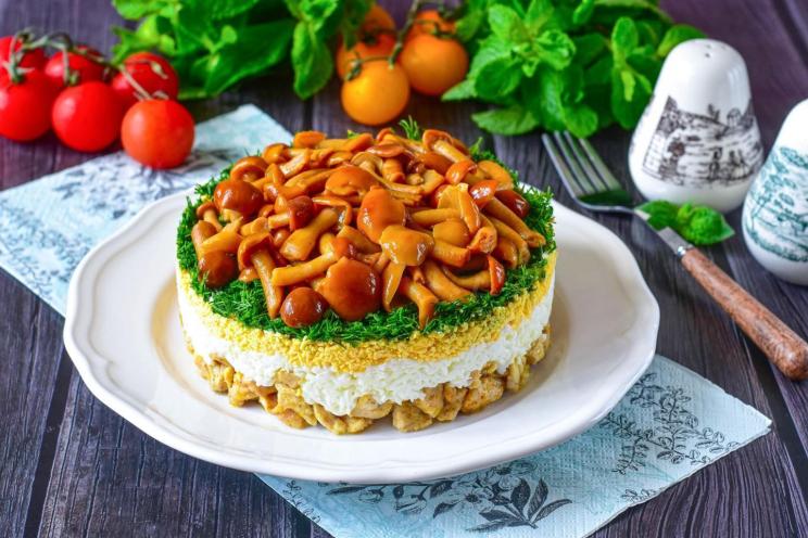 Hearty Chicken and Mushroom Salad