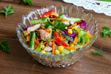 Quick & Healthy Chicken Salad with Korean Carrots and Peppers