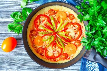 Quick 10-Minute Pan Pizza with Simple Ingredients