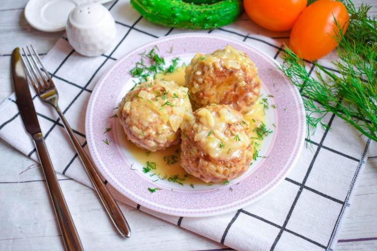 Quick and Tasty Sour Cream Meatballs