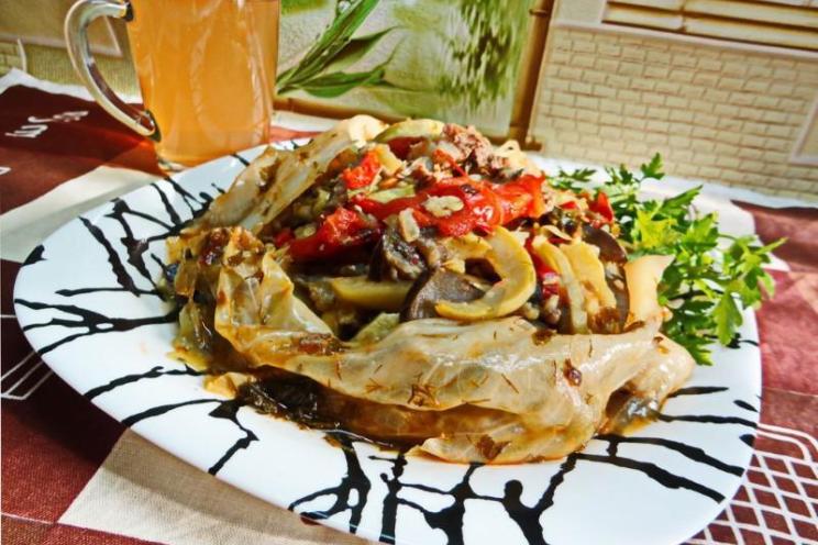 Uzbek Damlama: Easy One-Pot Stew with Meat and Vegetables Uzbek Damlama: Easy One-Pot Stew with Meat and Vegetables