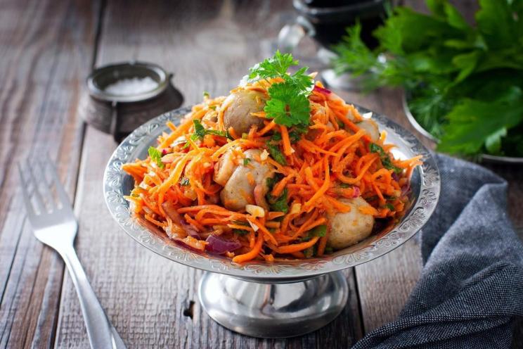 Spicy Champignon Salad with Korean Carrots and Onions Spicy Champignon Salad with Korean Carrots and Onions