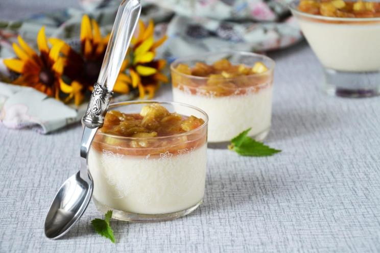 Lemon Rhubarb Panna Cotta Delight Lemon Rhubarb Panna Cotta Delight