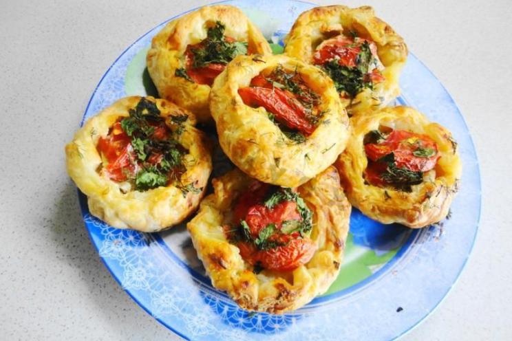 Zucchini and Tomato Puff Pastry Bites Zucchini and Tomato Puff Pastry Bites