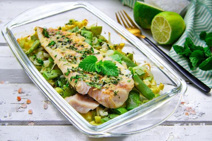 Quick and Healthy Baked Cod with Seasonal Veggies