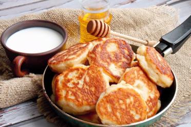 Yeast-Risen Fluffy Pancakes