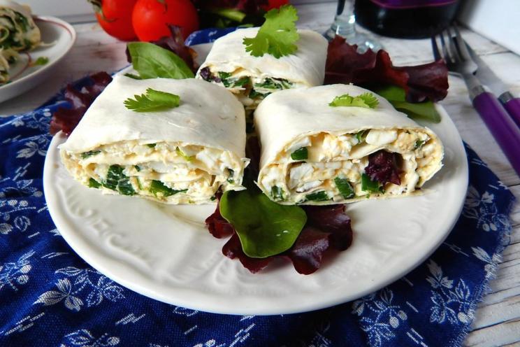 Cheesy Egg-Stuffed Lavash Snack