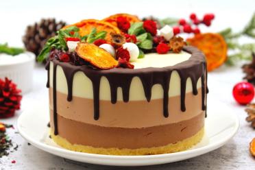 No-Bake Triple Chocolate Cheesecake