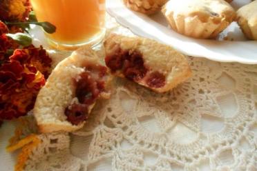 Quick & Tasty Cherry Muffins