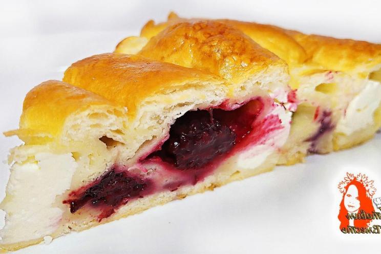 Blackberry Puff Pastry Spiral Pie