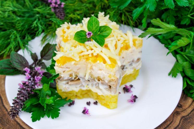 Tropical Chicken Pineapple Salad