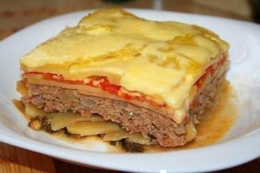 Hearty Vegetable and Minced Meat Casserole
