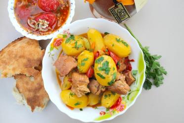 Campfire Stew with Meat and Vegetables