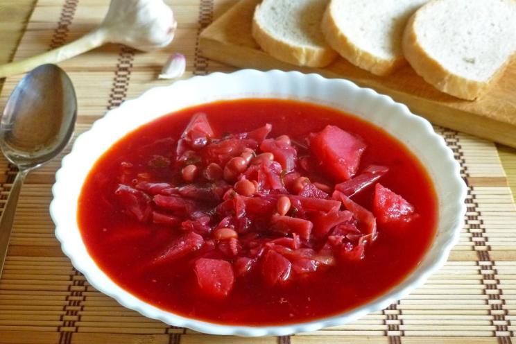 Vegetarian Red Borscht with Canned Beans Vegetarian Red Borscht with Canned Beans