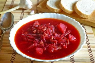 Vegetarian Red Borscht with Canned Beans