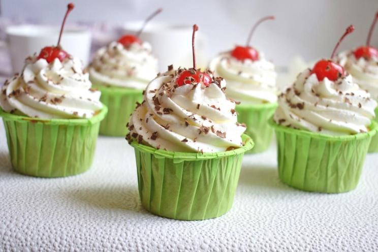Filled Cupcakes: Easy Homemade Treats