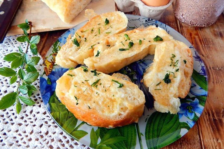 Egg-Crusted Fried Bread