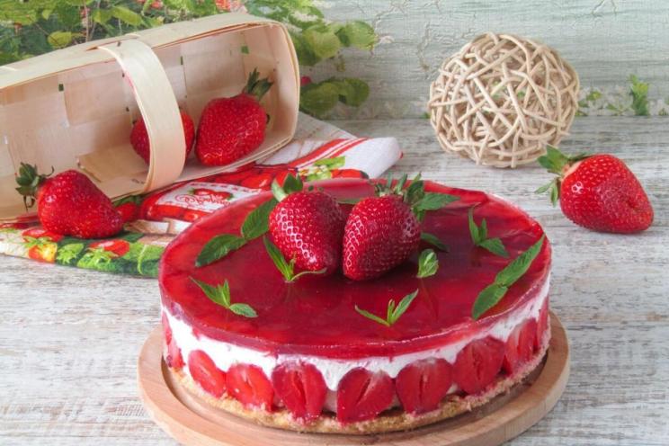 No-Bake Strawberry Cheesecake No-Bake Strawberry Cheesecake