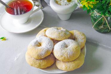 Sour Cream Oven Rolls