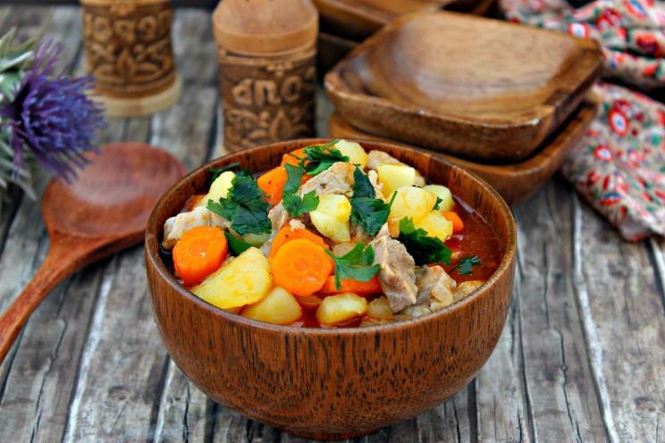 Slow Cooker Pork Roast with Potatoes