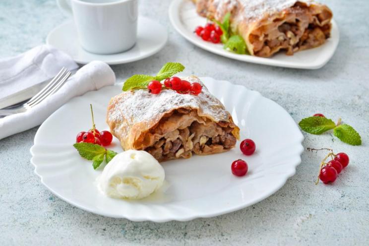 Easy Homemade Apple Strudel Easy Homemade Apple Strudel