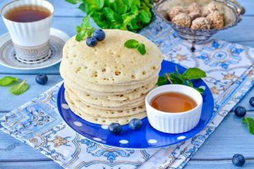 Moroccan Semolina Pancakes (Baghrir)