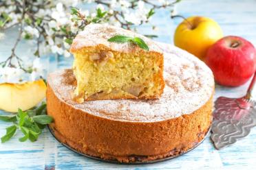 Fluffy Apple Cinnamon Charlotte