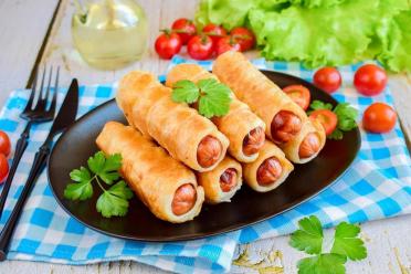 Quick & Tasty Skillet Sausage Pastry Snaps
