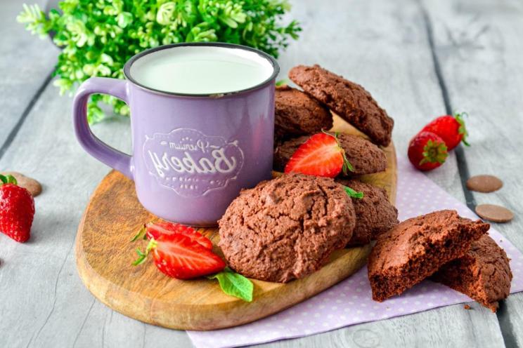 Rich and Crumbly Cocoa Cookies