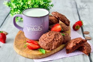 Rich and Crumbly Cocoa Cookies
