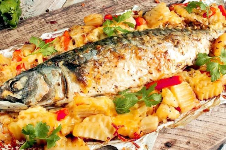 Oven-Baked Foil Mackerel with Vegetables