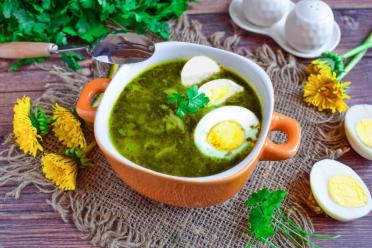 Spring Sorrel Soup with Meat and Egg