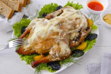 Oven-Roasted Duck with Mayo and Prunes