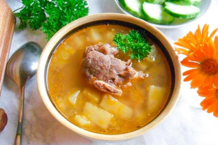 Hearty Beef Bone Pea Soup