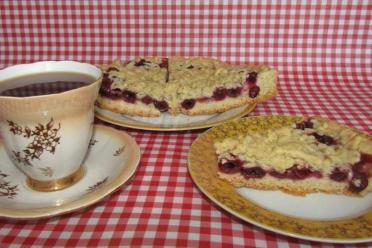 Lent-Friendly Cherry Grated Pie Recipe