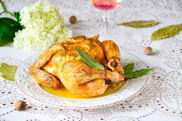 Easy & Delicious Oven-Baked Whole Chicken with Crust