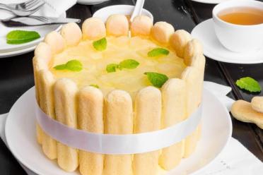 Pineapple Sponge Cake Delight