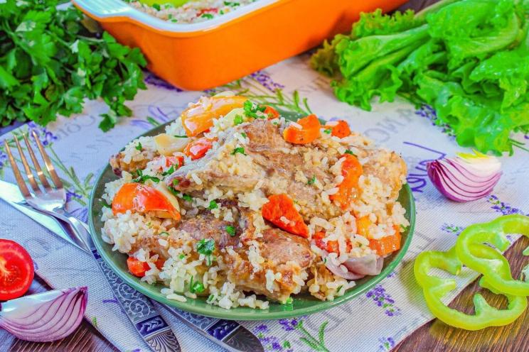 Oven-Baked Lamb with Rice and Vegetables