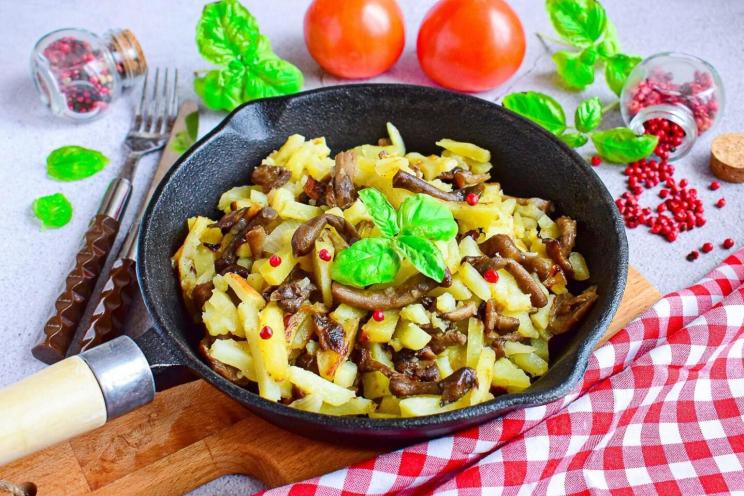 Fried Potatoes with Mushrooms