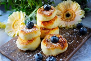 Flourless Cottage Cheese Cheesecakes: Perfect for Breakfast