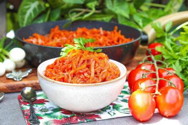 Tomato-Carrot Onion Sauté