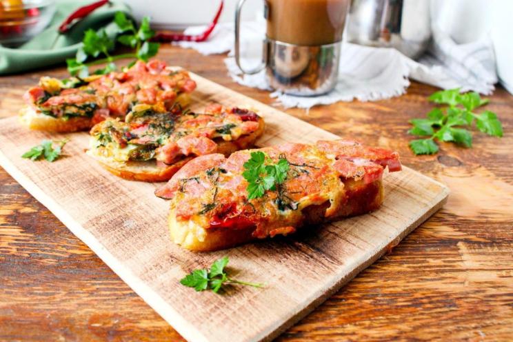 Crispy Cheese & Sausage Pan-Fried Sandwiches Crispy Cheese & Sausage Pan-Fried Sandwiches