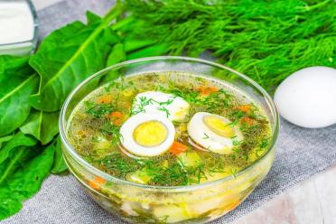 Easy Sorrel Chicken Soup with Egg