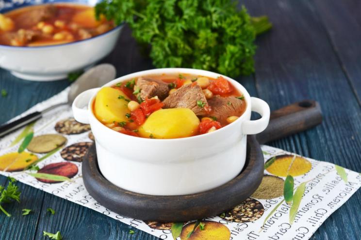 Aromatic Azerbaijani Beef Bozbash with Chickpeas